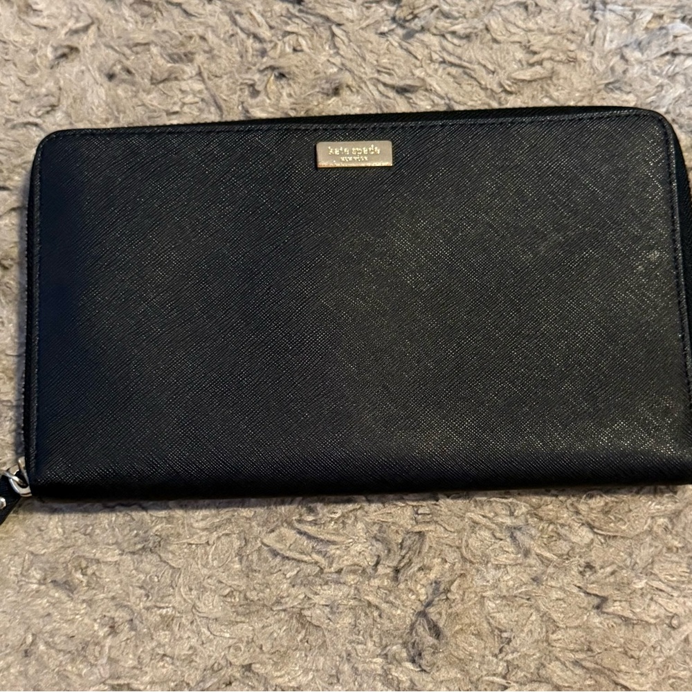 Kate Spade Laurel Way Tala Wallet XL Travel Zip Around Bifold